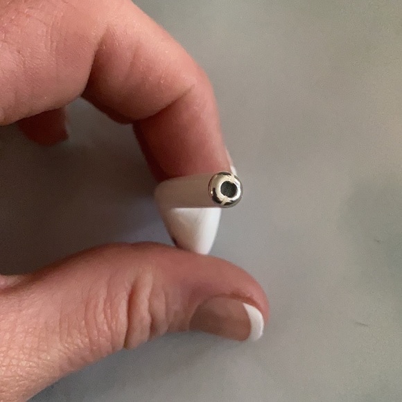 Left AirPod - Picture 3 of 3